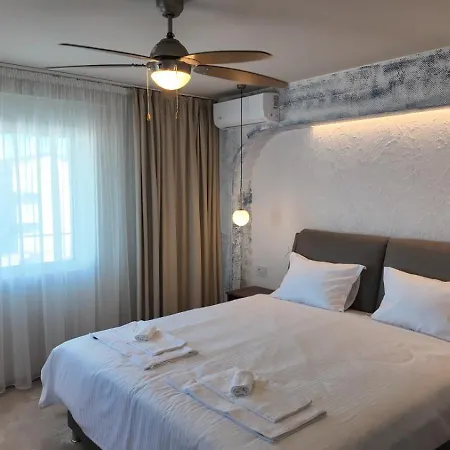 Black Sea Hotel 3*
